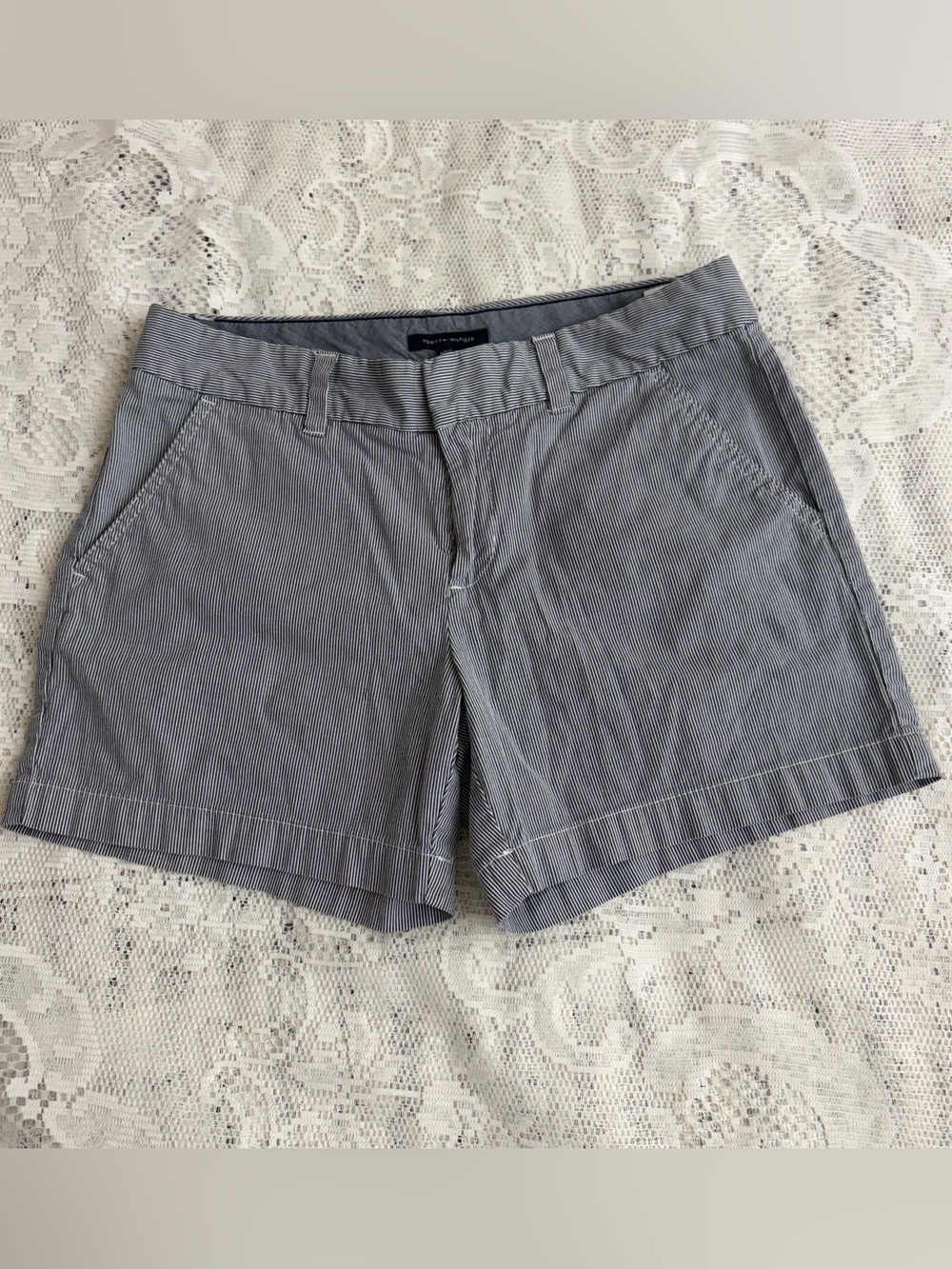 Tommy Hilfiger Women’s Size 4 Blue and White Striped Chino Style Shorts